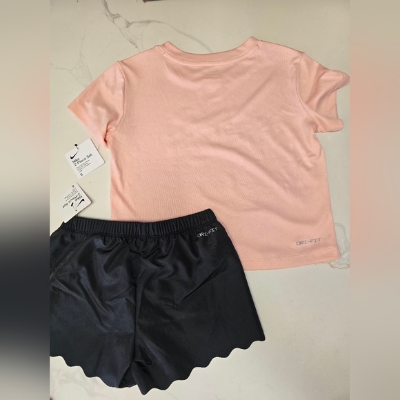 New Nike Peach Tee and Black Shorts Set Size 6 - Picture 3 of 3